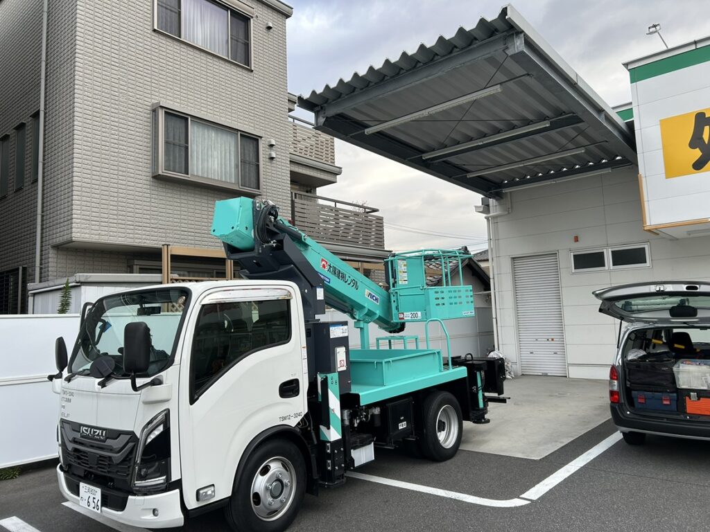 ハト対策工事　(軒下ネット施工)